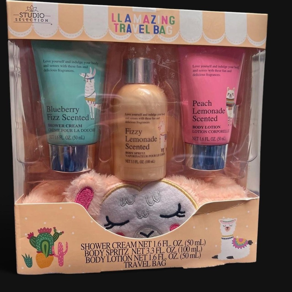 Studio Selection Llamazing Travel Bag 4pc Gift Set Blueberry Peach Lemonade NIB